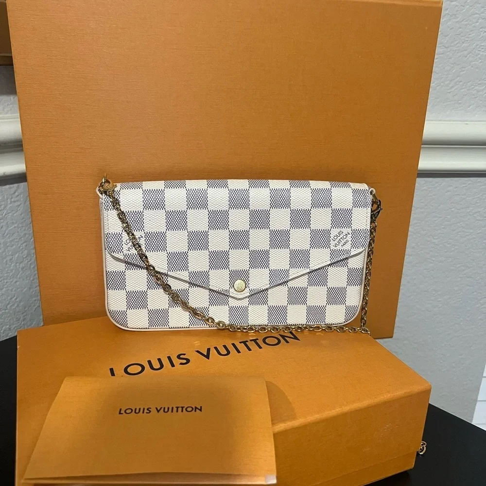 Louis Vuitton Felicie Crossbody - Picture 1 of 4